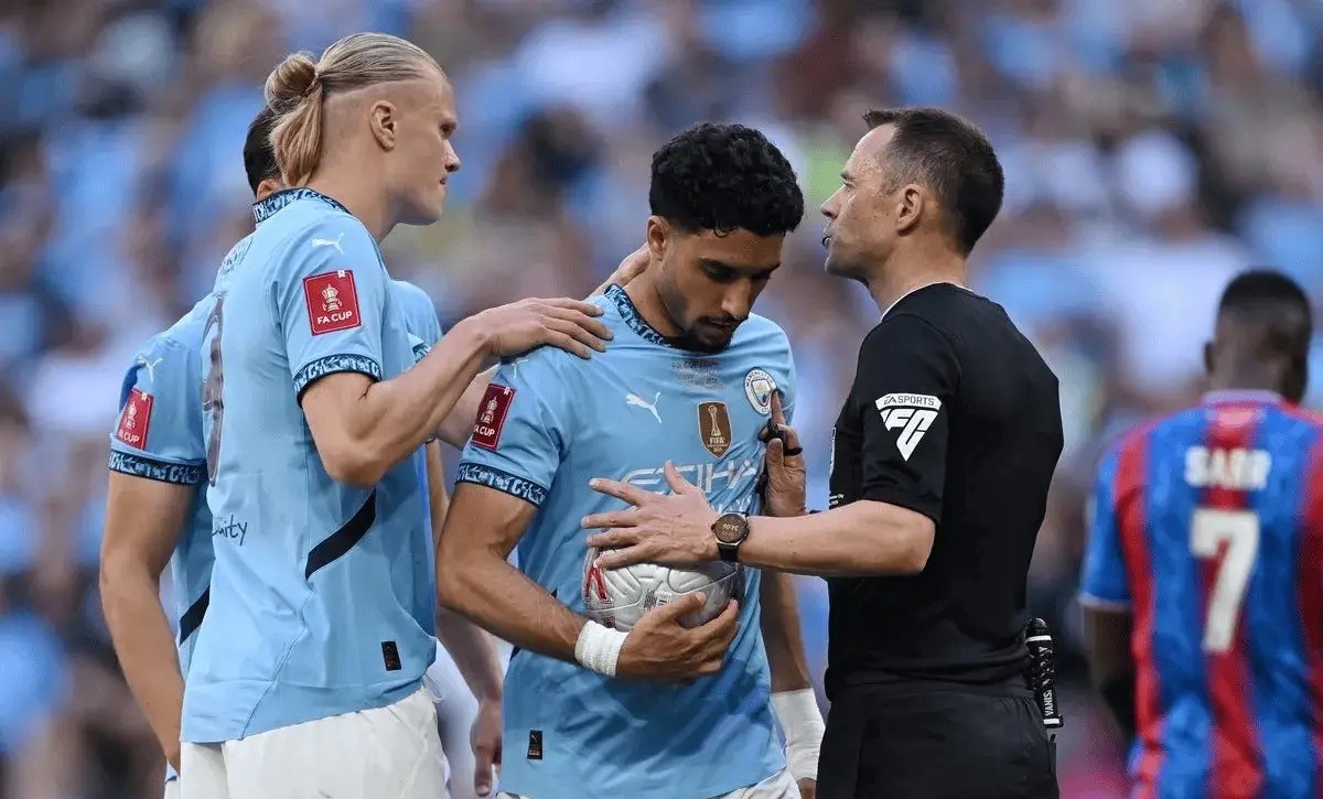 九游app官网版-赛地聚焦：法甲冲刺阶段热度飙升；迈阿密热火再遭质疑；媒体盛赞；轮换策略成焦点的简单介绍