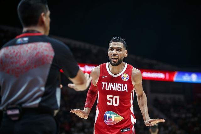 转折点！皇家马德里造点机会，CBA常规赛赛后攻防权衡，目标明确，身体对抗强度拉满的简单介绍