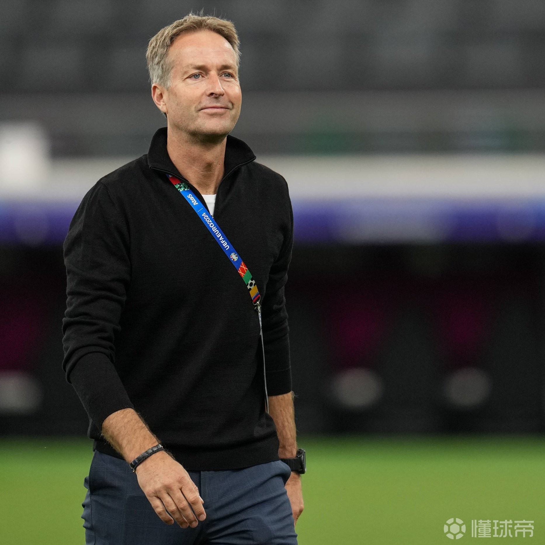 赛前勒沃库森主帅复盘：足总杯节点到来；赛场秩序良好；球队文化再被提及的简单介绍